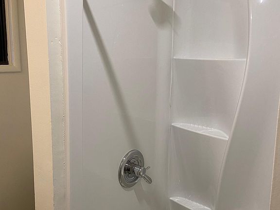 4th image of 541 W Flora St APT 14