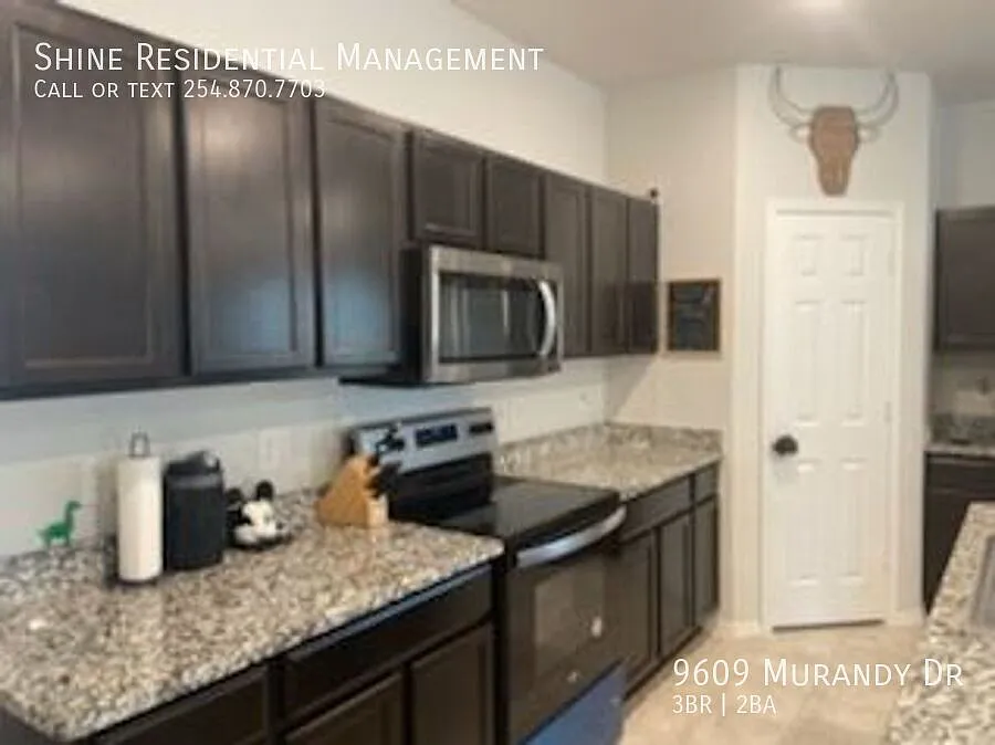 Adorable home in Yowell Ranch with pool access — Photo 2