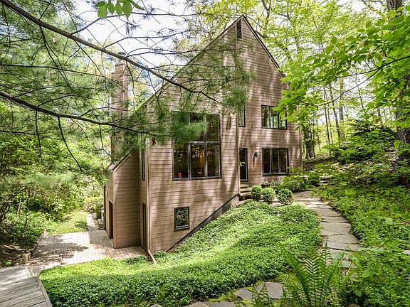 4th image of 186 Riverview Ct