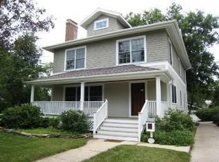 717 Hill Ave, Glen Ellyn, IL