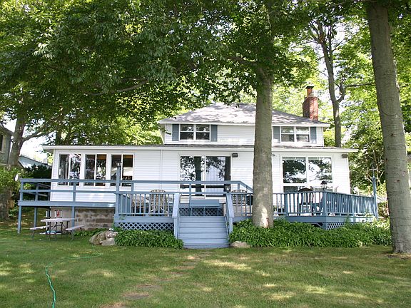 2nd image of 965 Beechwood Dr