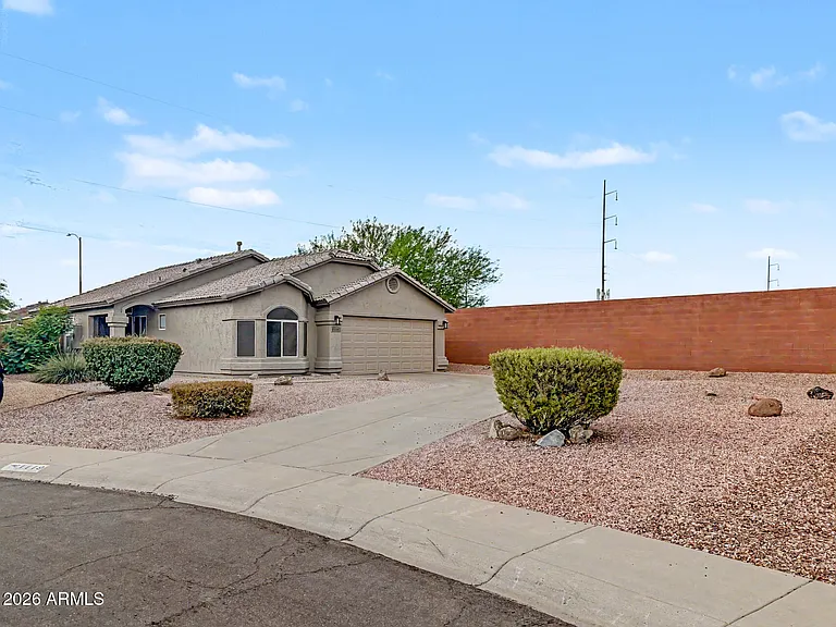 1119 E Pontiac Dr — Photo 30