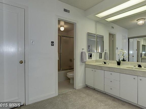 3rd image of 4550 N Park Ave APT 701