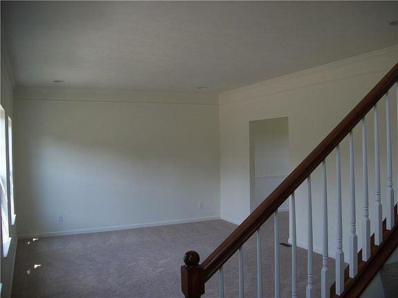3rd image of 506 Saddleridge Dr