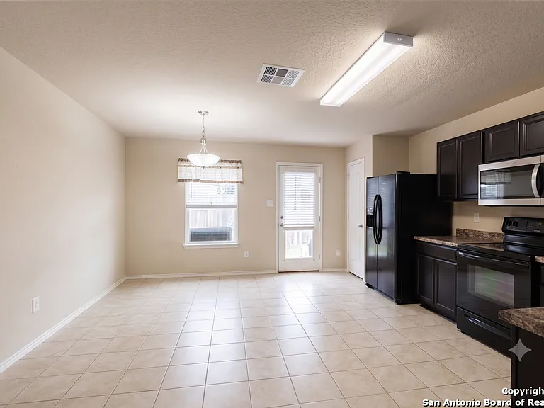 1009 Sandwell Ct — Photo 15