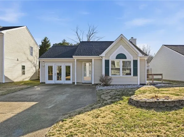 1508 Debbs Ln, Chesapeake, VA 23320