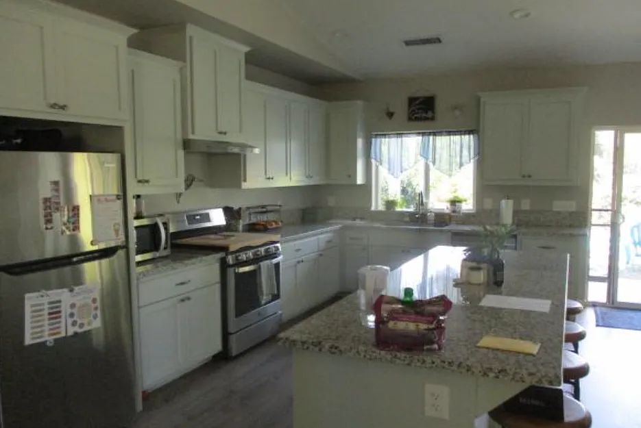 3 bed, 1470 sqft, $2,400 — Photo 2