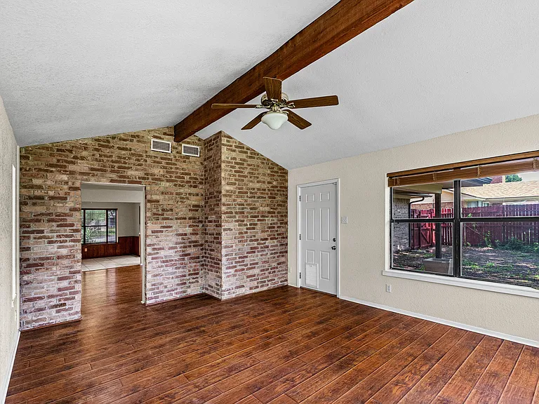 1017 Meadowlark Ln — Photo 12