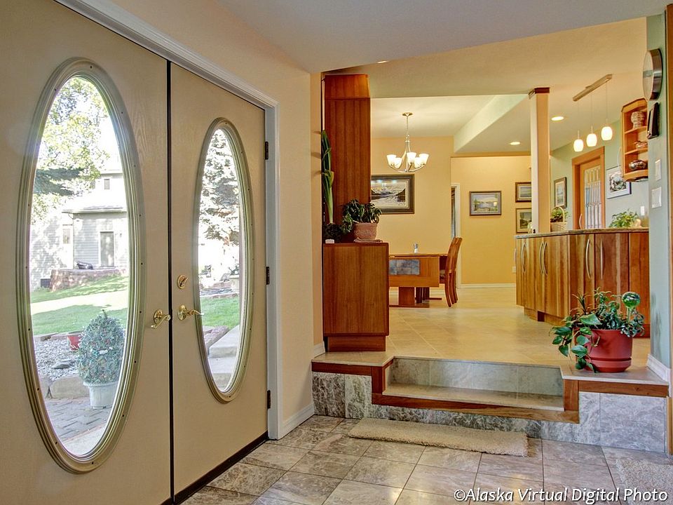 Entry Door w/Double Glass Doors