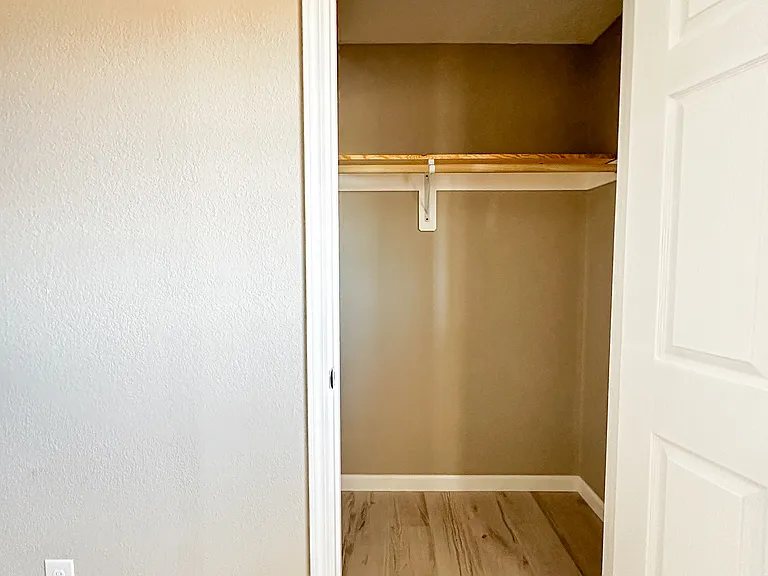 Gregory Manor — Photo 17