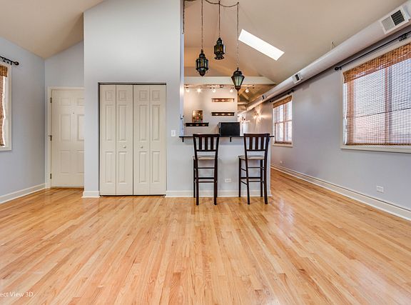 2nd image of 2410 W Flournoy St APT 4