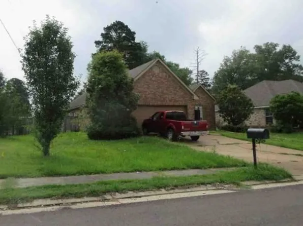 101 Sara Fox Dr, Brandon, MS 39047