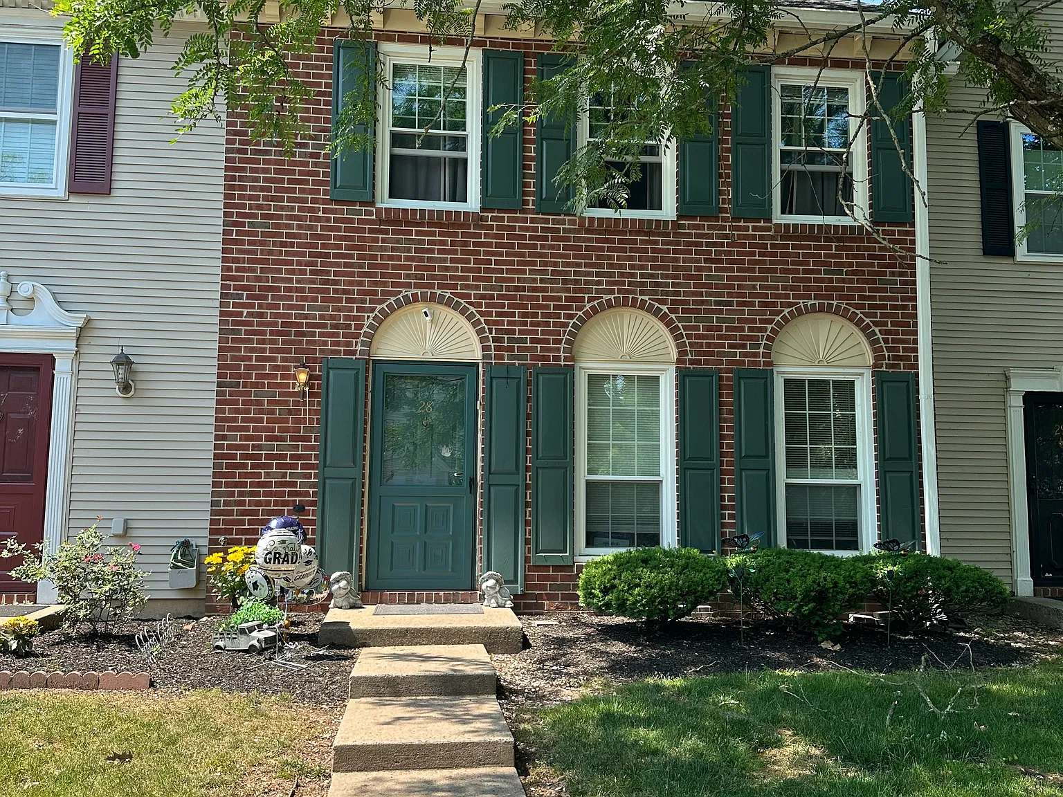 3 bed, 1760 sqft, $3,100 — Photo 3