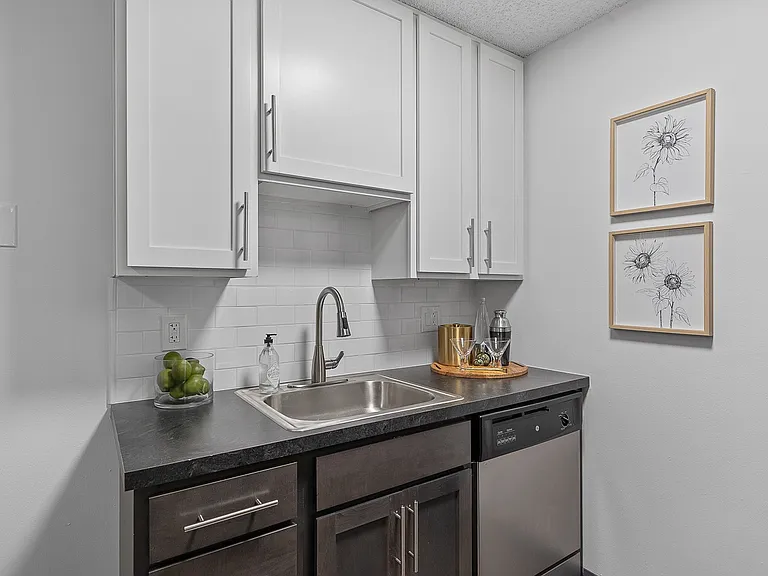 Timber Glen Apartments — Photo 89