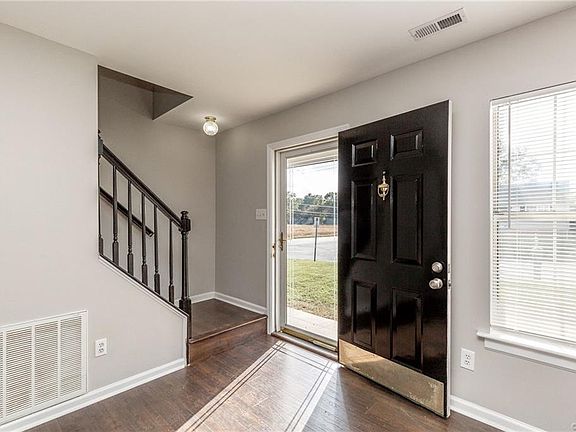 2nd image of 2919 Matisse Ln