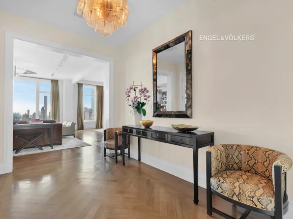 15 Central Park West image 9 of 22