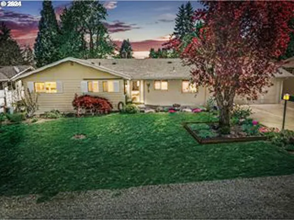 4915 NW Esther St, Vancouver, WA 98663