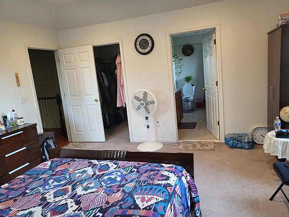 4th image of 125 Douglas Ave