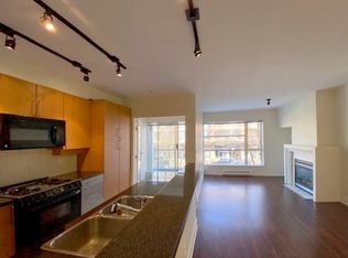 2111 W 11th Ave #2D, Vancouver, BC V6K 4L4