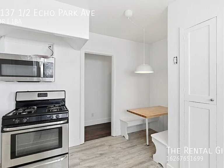 1137 1/2 Echo Park Ave — Photo 6