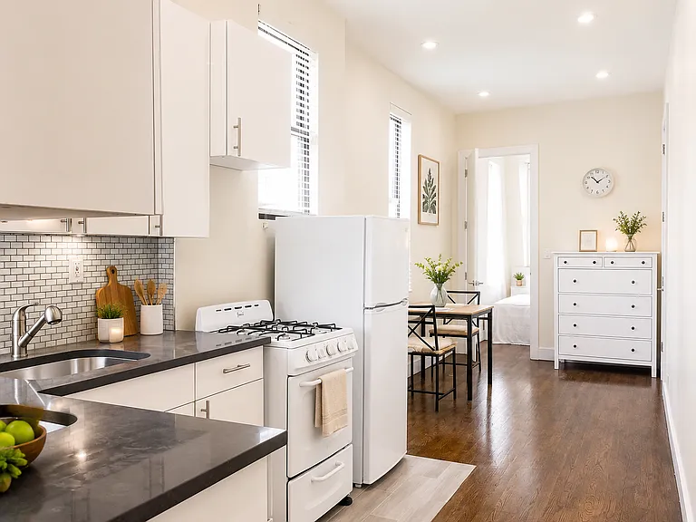 835 Bedford Ave #3C — Photo 2