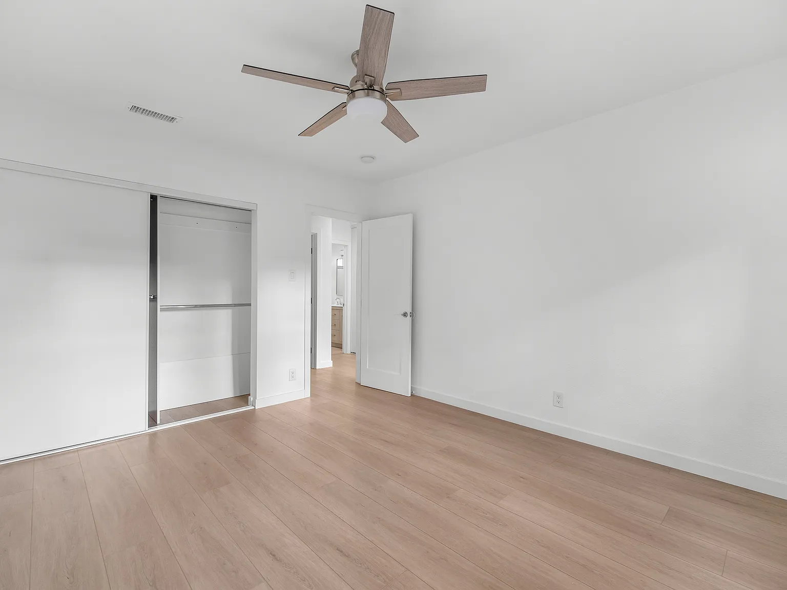 2 bed, 1100 sqft, $2,745 — Photo 1
