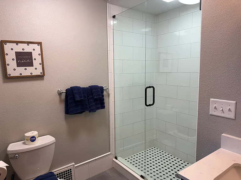 308 E 27th St #4 — Photo 12