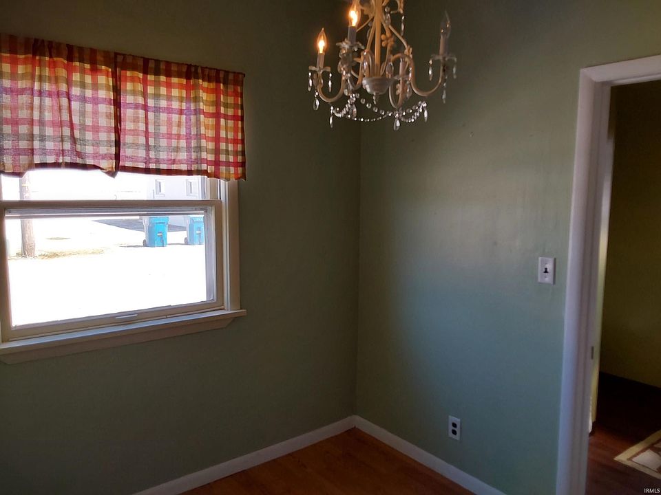 204 E Mentor St Kouts, IN, 46347 Apartments for Rent Zillow