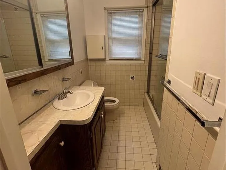 2401 Lawnherst Ave — Photo 25