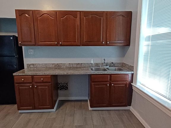 4th image of 4126 Labadie Ave