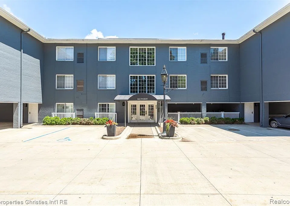 662 Purdy St #216