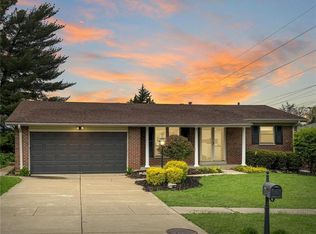 1525 Orchard Lakes Dr, Saint Louis, MO