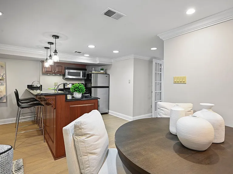 1832 Calvert St NW #1 — Photo 12