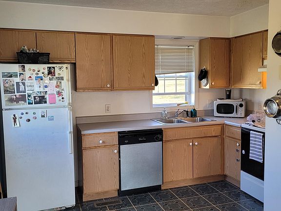 5th image of 1442 Thomas Ln