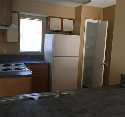 3545 Cypress St — Photo 2