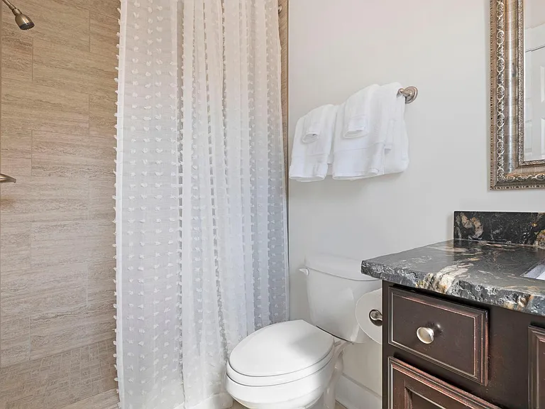 105B McCall St — Photo 93