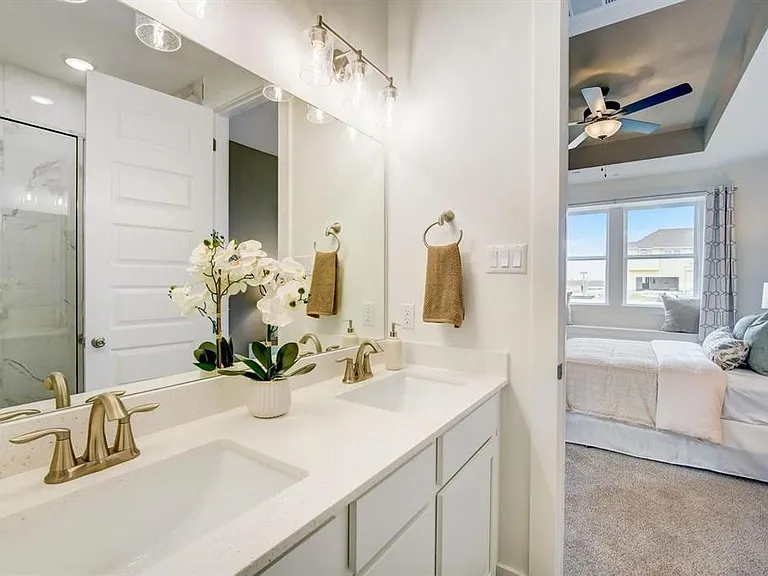 2027 Cora Ivy Ln — Photo 12