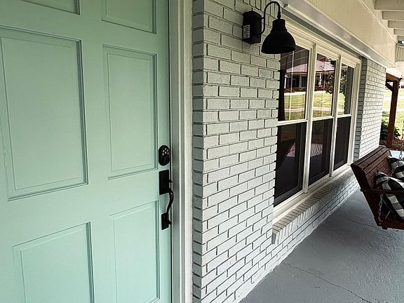 4th image of 3 Davis St