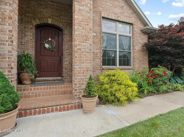 902 Nob Hl, Jefferson City, MO 65109