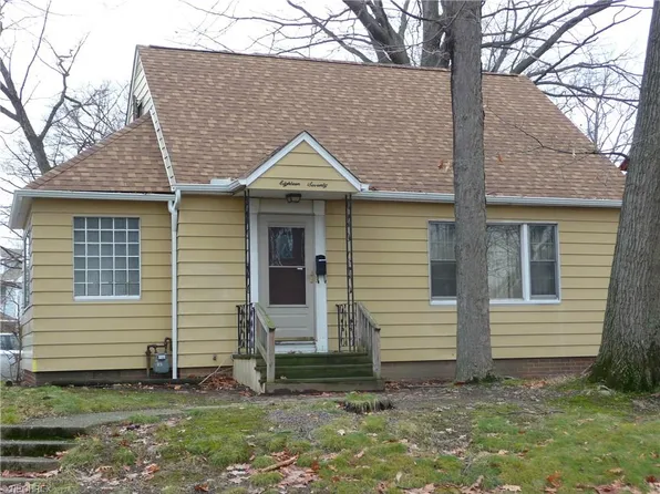 1870 Glenridge Rd, Euclid, OH 44117