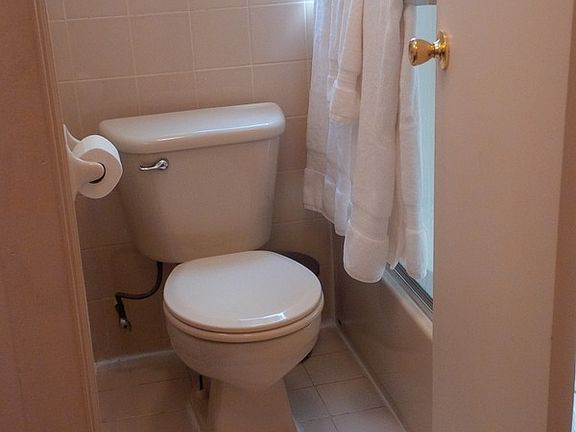 5th image of 213 E 73rd St APT 29