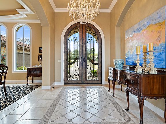 5th image of 207 Bella Cima Dr