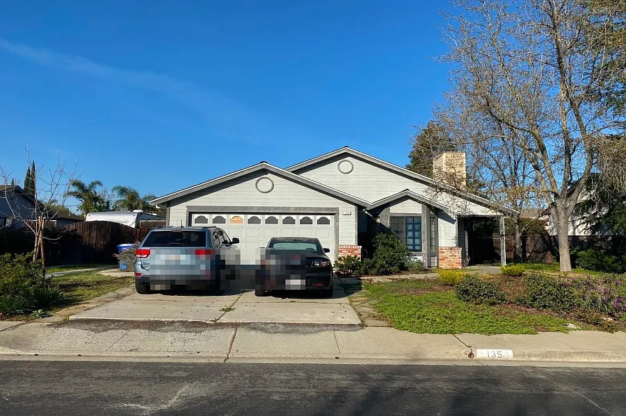 135 Woodridge Pl photo 1