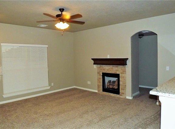 4th image of 213 SW 146th St