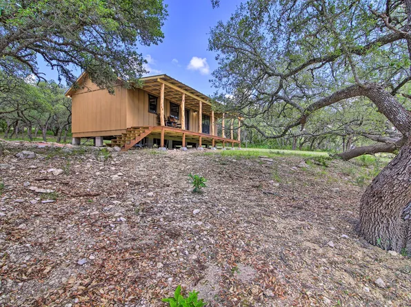 186 Bear Creek Rd, Fredericksburg, TX 78624