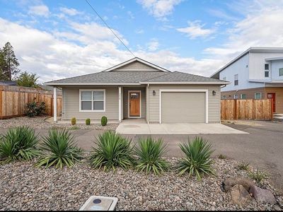 306 E Rapp Rd, Talent, OR, 97540