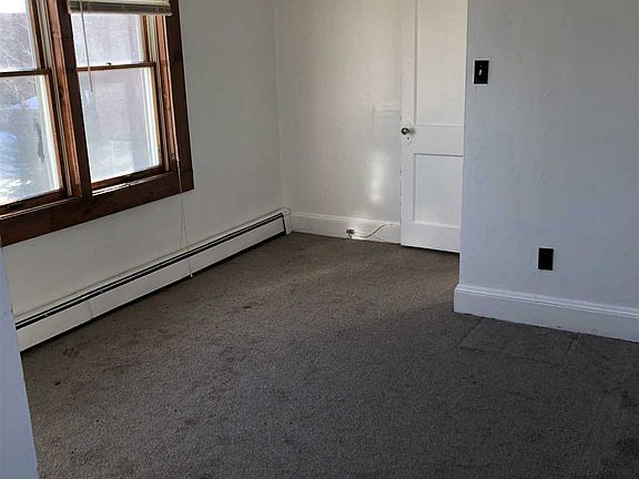 2nd image of 252 Vineyard Ave #2