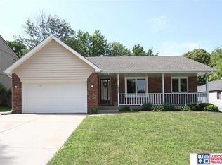 7625 Cooper Ave, Lincoln, NE 68506