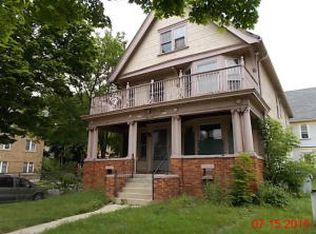 2732-2734 W Kilbourn Ave, Milwaukee, WI 53208