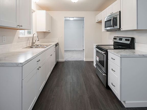 3rd image of 16307 2nd Avenue Ct E